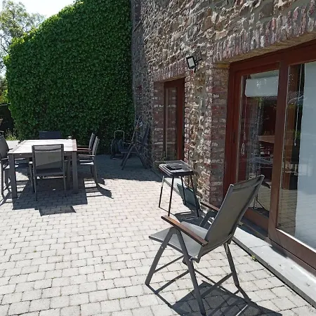 Le Vieux Noyer Bed & Breakfast