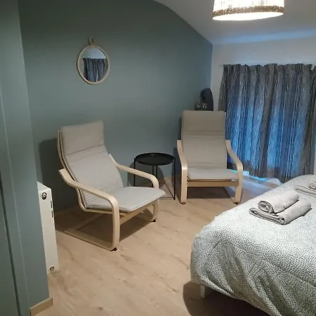 Le Vieux Noyer Bed & Breakfast