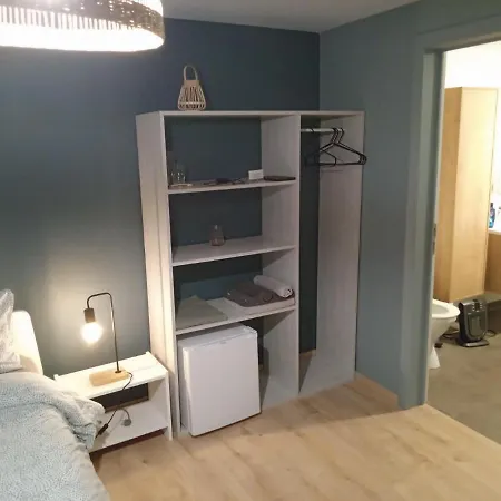Le Vieux Noyer Bed & Breakfast